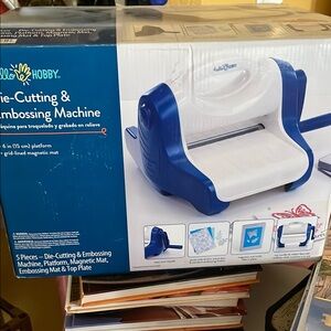 Hello Hobby Die-Cutting & Embossing Machine - Blue